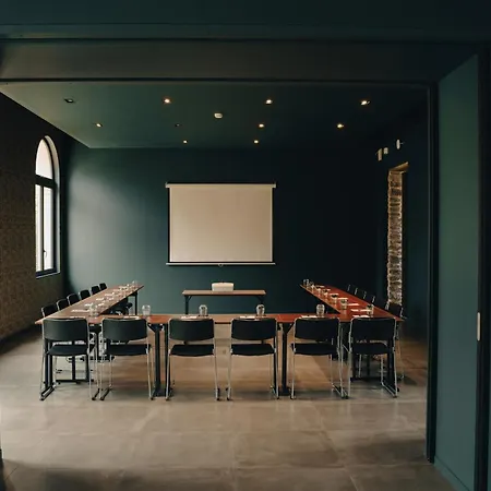 Le Corbusson Hotel 3*