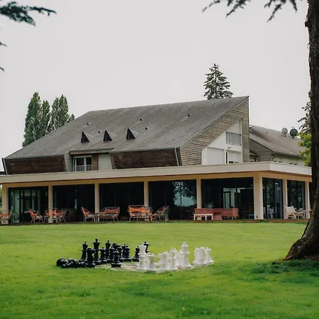 Le Corbusson Hotel 3*