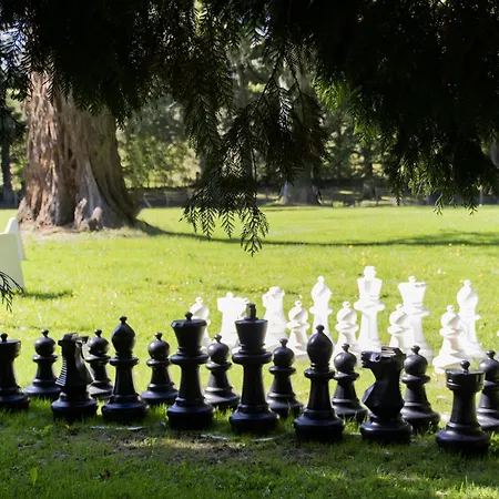 Le Corbusson Laval Ouest 3*