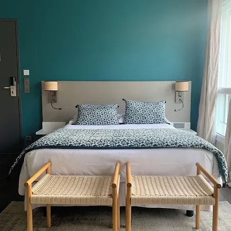 Le Corbusson Laval Ouest Hotel