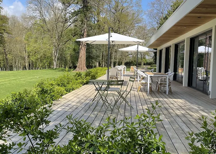 Le Corbusson Laval Ouest فندق 3*