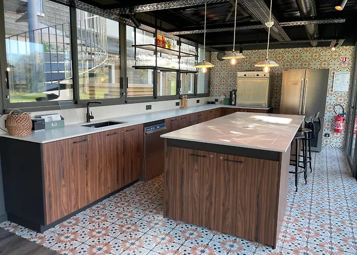 Le Corbusson Laval Ouest فندق 3*