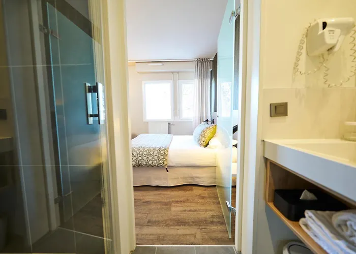 Le Corbusson Laval Ouest فندق 3*