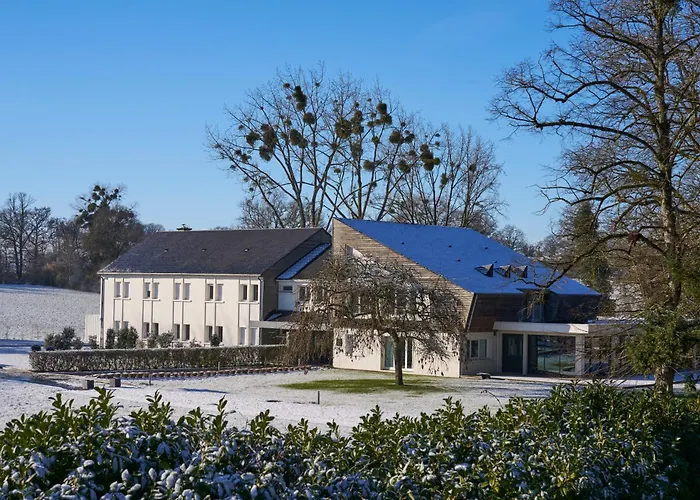 Le Corbusson Laval Ouest فندق Saint-Berthevin