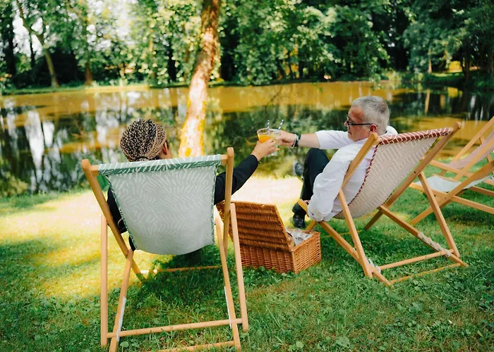 فندق Le Corbusson Laval Ouest