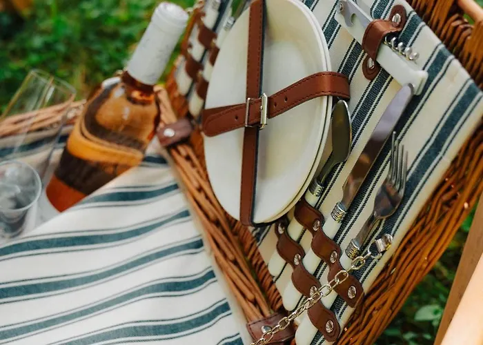 Le Corbusson Laval Ouest Hotel 3*