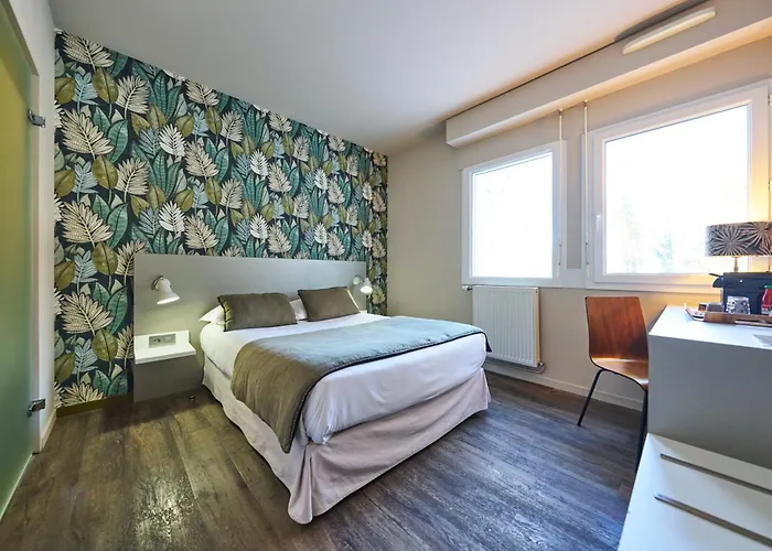 Hotel Le Corbusson Laval Ouest 3*